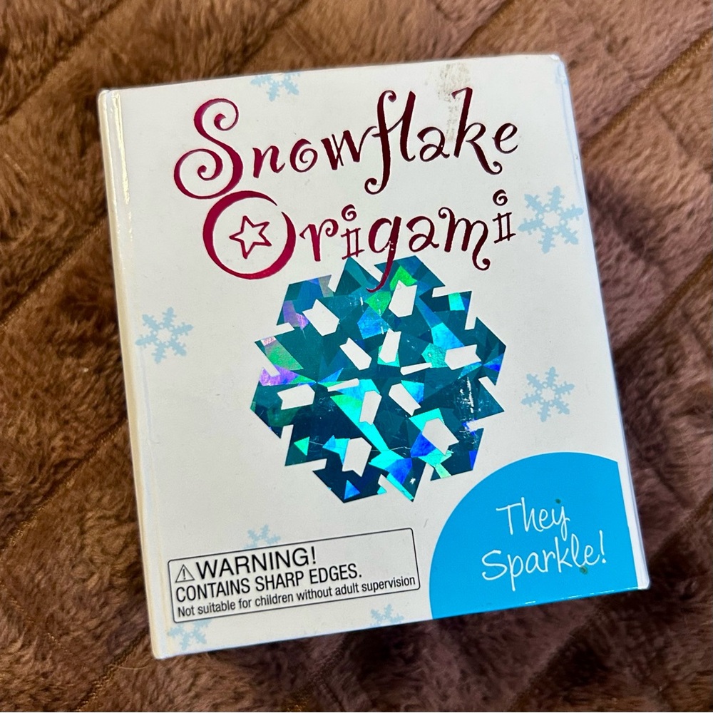 Snowflake Origami : They Sparkle! box sealed, brand new